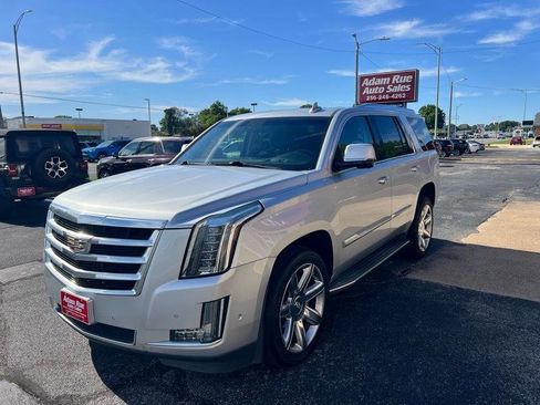 Used 2020 Cadillac Escalade Luxury AWD/4WD image 4