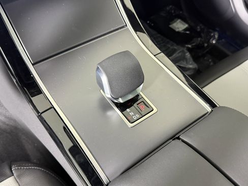 Used 2026 Land Rover Range Rover Velar S AWD/4WD image 18