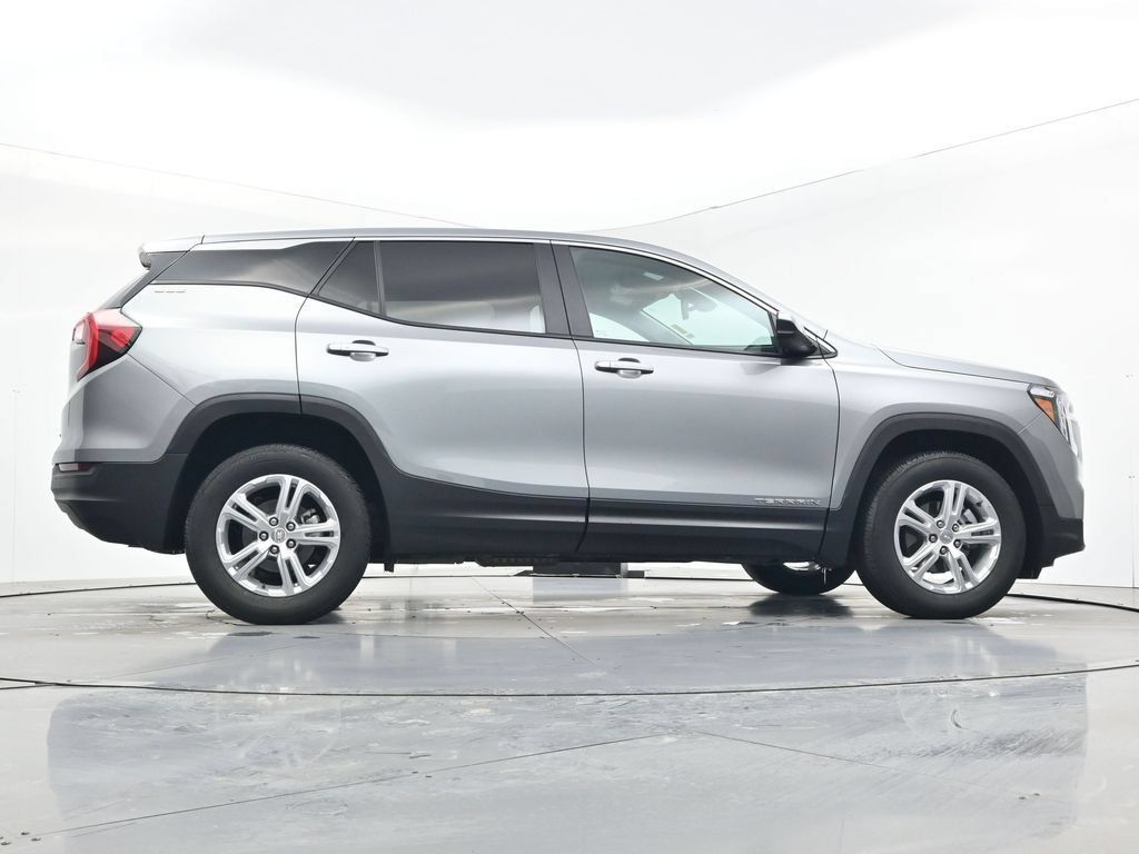 Used 2024 GMC Terrain SLE AWD/4WD image 30