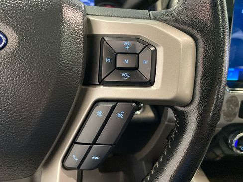 Used 2022 Ford F250 Lariat w/ Black Appearance Package image 23