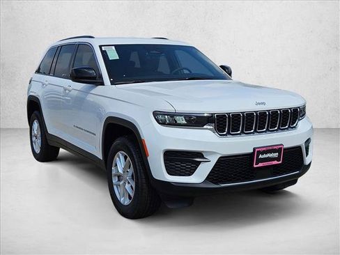 New 2026 Jeep Grand Cherokee Laredo RWD image 7