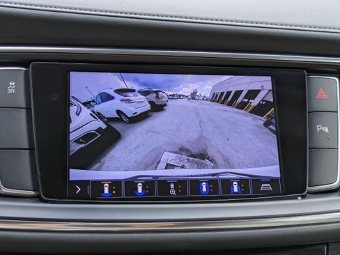 Used 2021 Buick Enclave Essence FWD image 28