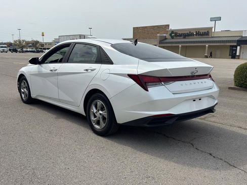 Used 2021 Hyundai Elantra SE image 7