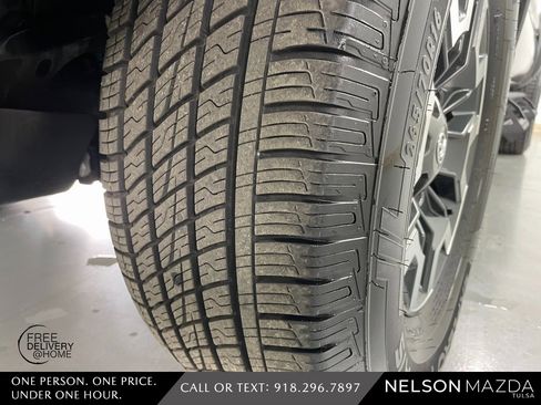 Used 2022 Toyota Tacoma TRD Off-Road image 10