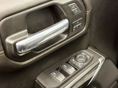 Used 2021 GMC Sierra 1500 AT4 w/ AT4 Preferred Package AWD/4WD image 18