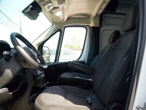 Used 2023 RAM ProMaster 2500 FWD image 14