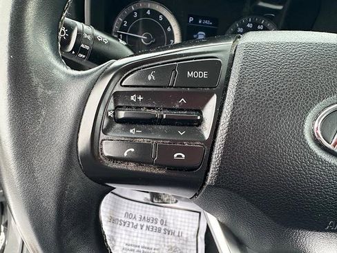 Used 2022 Hyundai Venue SEL w/ Cargo Package image 25