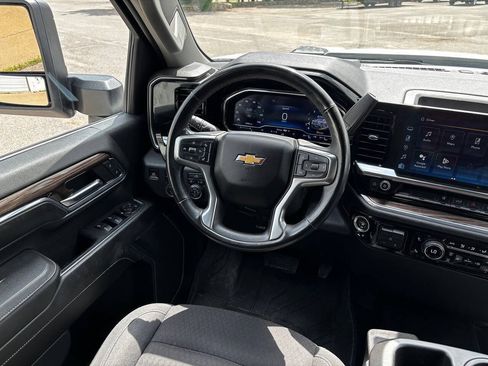 Used 2024 Chevrolet Silverado 2500 LT w/ Convenience Package AWD/4WD image 15