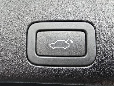 Used 2017 Jaguar XJ L Portfolio image 19