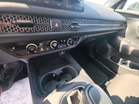 Certified 2025 Honda HR-V Sport image 21
