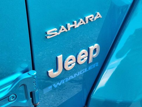 Used 2024 Jeep Wrangler Unlimited Sahara w/ Technology Group AWD/4WD image 31