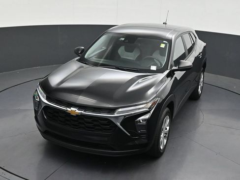 Used 2024 Chevrolet Trax LS FWD image 22