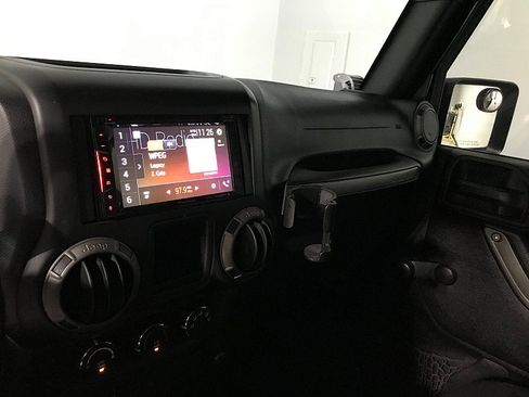 Used 2015 Jeep Wrangler Unlimited Sport w/ Connectivity Group AWD/4WD image 26