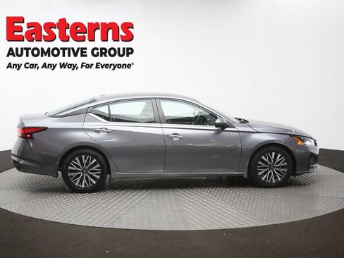 Used 2023 Nissan Altima 2.5 SV FWD image 43