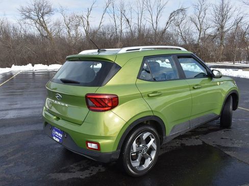 Used 2024 Hyundai Venue SEL image 6