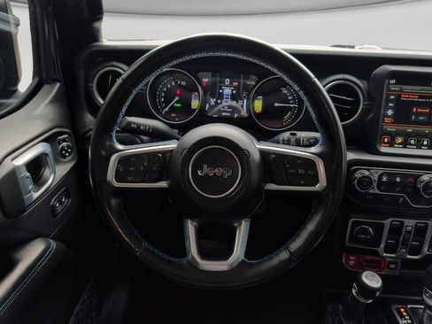 Used 2023 Jeep Wrangler Unlimited Rubicon 4xe w/ Cold Weather Group AWD/4WD image 11