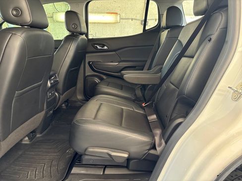 Used 2020 GMC Acadia SLT w/ Driver Alert Package II FWD image 31