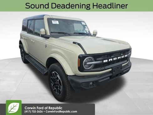Used 2025 Ford Bronco Outer Banks image 4