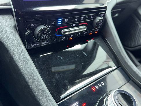 Used 2024 Jeep Grand Cherokee L Limited w/ Luxury Tech Group II image 33