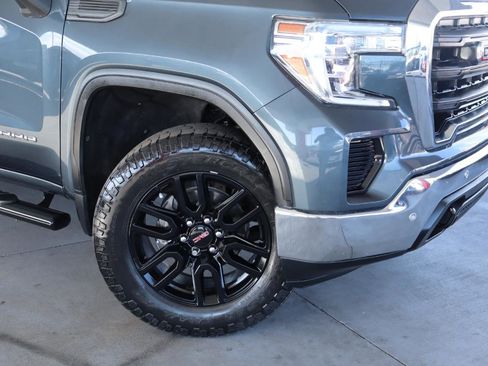 Used 2020 GMC Sierra 1500 4x4 Crew Cab w/ Sierra Value Package image 4