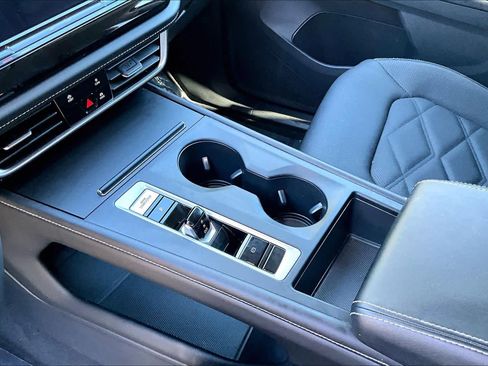 Certified 2024 Volkswagen Atlas SE image 16