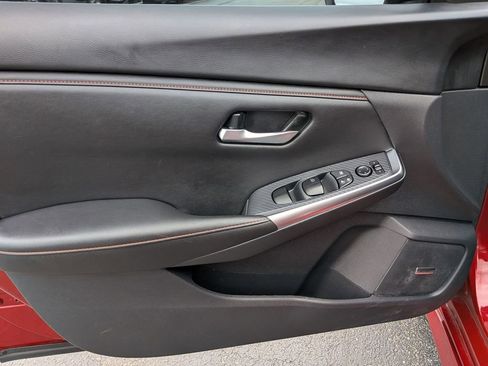 Used 2024 Nissan Sentra SR w/ SR Premium Package FWD image 9