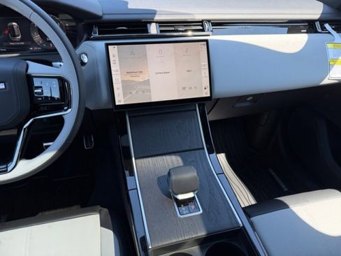 New 2026 Land Rover Range Rover Velar Dynamic SE AWD/4WD image 14