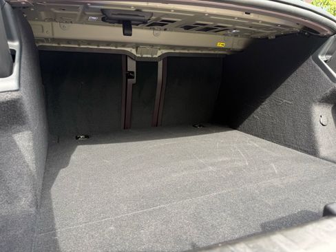 Used 2025 Porsche Taycan image 34