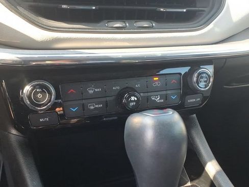 Used 2022 Jeep Compass Limited AWD/4WD image 17