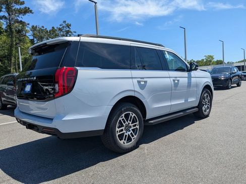 New 2026 Ford Expedition Active RWD image 4