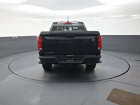 Used 2023 Chevrolet Colorado Z71 w/ Z71 Convenience Package 2 image 4
