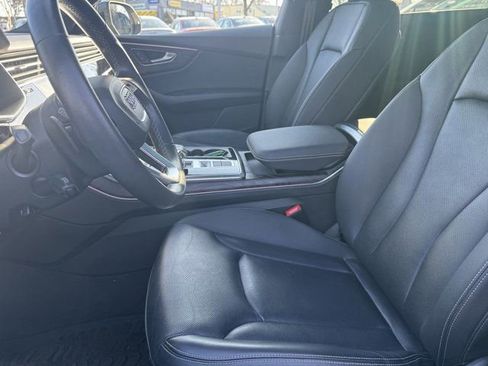 Used 2021 Audi Q8 Premium Plus w/ Premium Plus Package image 24