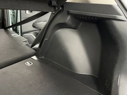 Used 2025 Hyundai Venue SEL FWD image 31