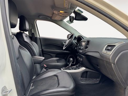 Used 2018 Jeep Compass Latitude w/ Cold Weather Group image 15