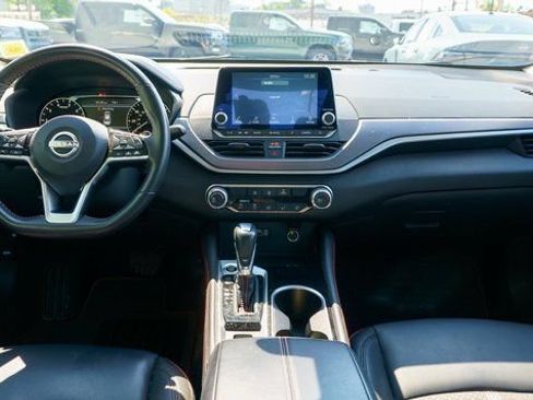Used 2023 Nissan Altima 2.5 SR AWD/4WD image 14
