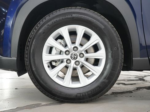 Used 2025 Toyota Grand Highlander AWD image 29