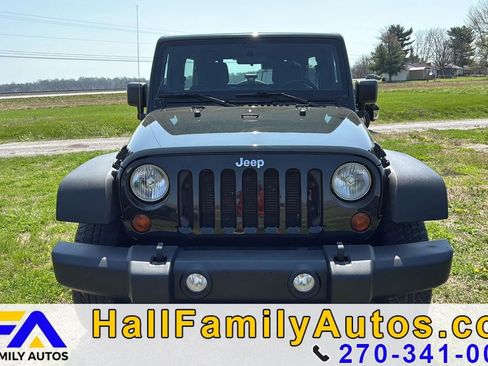 Used 2012 Jeep Wrangler Unlimited Sport AWD/4WD image 2