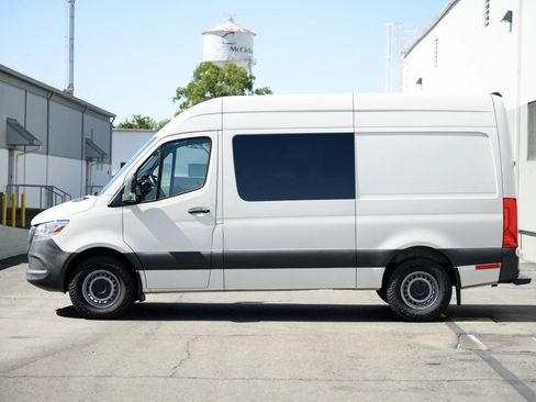 Used 2021 Mercedes-Benz Sprinter 2500 image 20