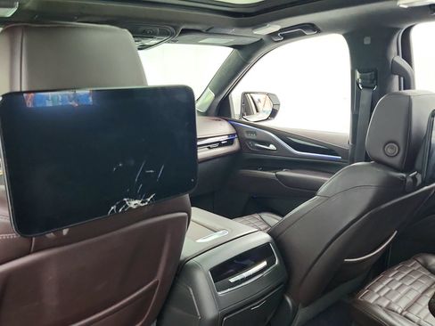 Used 2022 Cadillac Escalade ESV Sport Platinum w/ LPO, ONYX Package AWD/4WD image 26