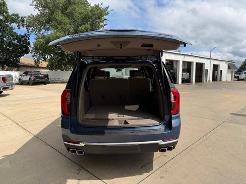 New 2026 GMC Yukon XL Denali w/ Denali Reserve Package AWD/4WD image 38