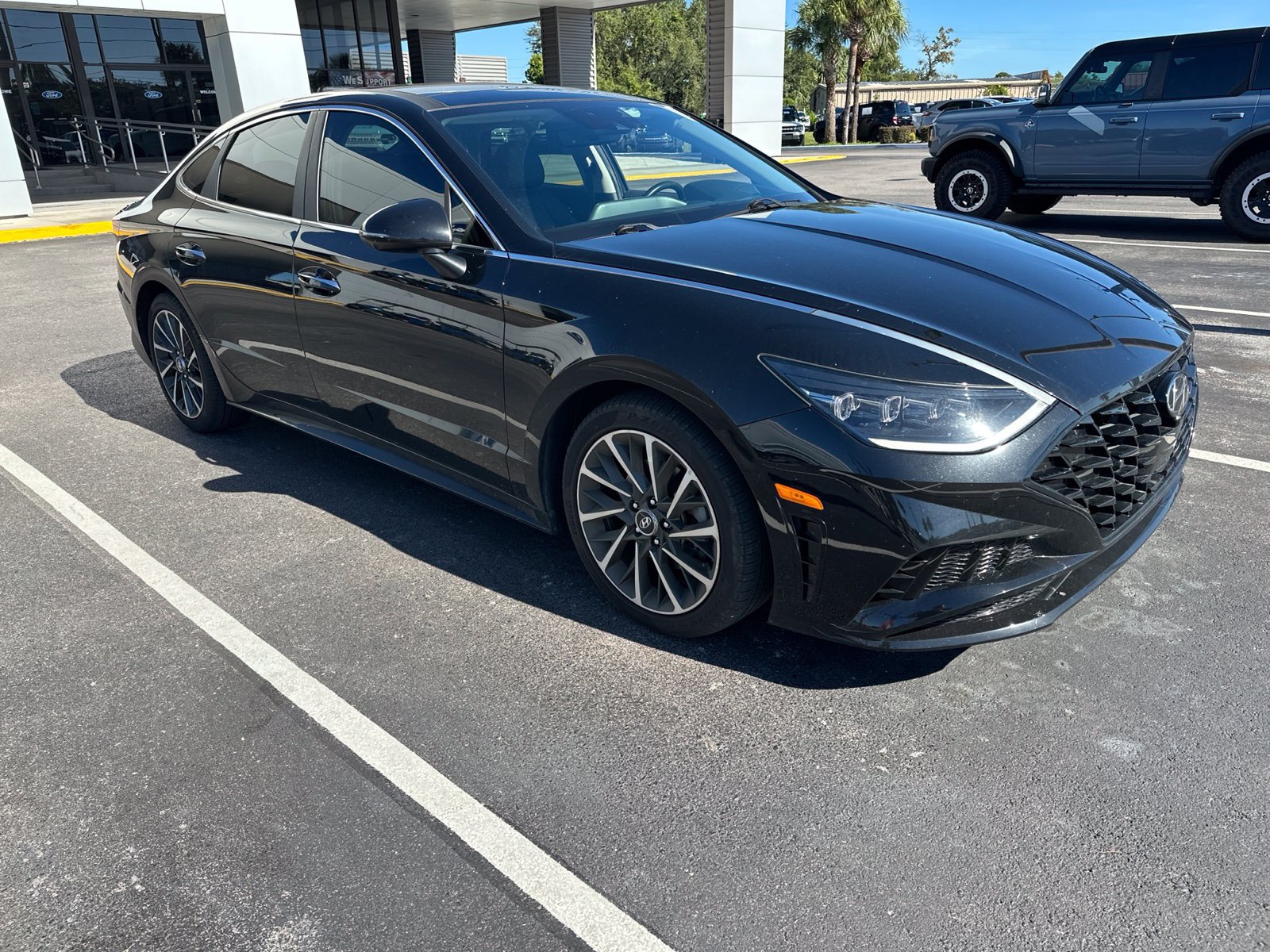 Used 2022 Hyundai Sonata Limited w/ Cargo Package FWD image 1