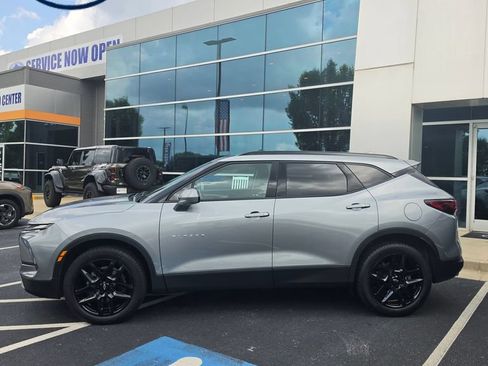 Used 2023 Chevrolet Blazer LT w/ Convenience Package FWD image 1