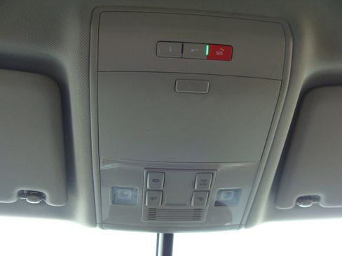 Used 2022 Volkswagen Atlas SE w/ Black Wheel Package image 35