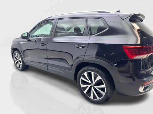 Used 2023 Volkswagen Taos SE AWD/4WD image 13