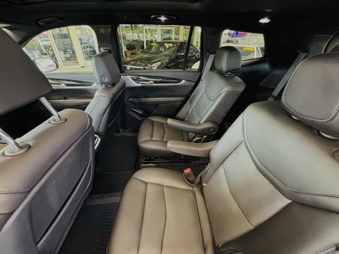 Used 2024 Cadillac XT6 Premium Luxury w/ LPO, Floor Liner Package AWD/4WD image 31