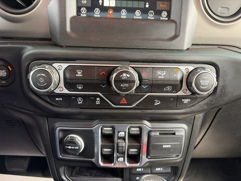 Used 2021 Jeep Wrangler Unlimited Sport AWD/4WD image 8