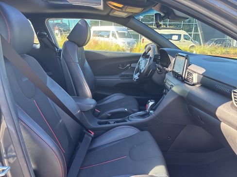 Used 2020 Hyundai Veloster 2.0 Premium image 21