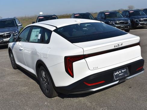 New 2026 Kia K4 LX FWD image 6