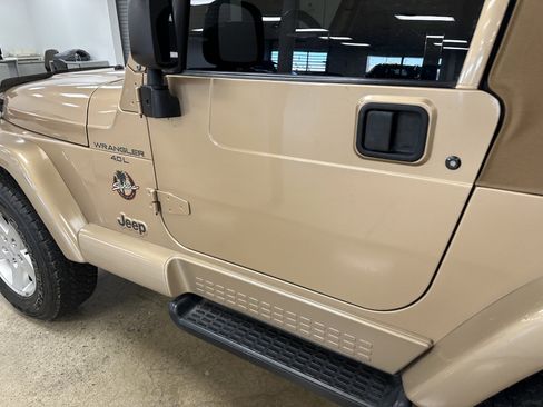 Used 1999 Jeep Wrangler Sahara image 9