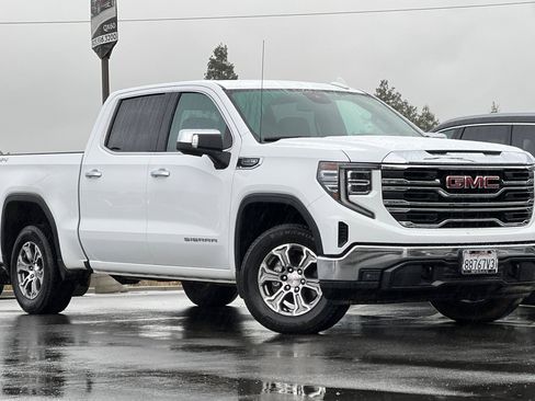 Used 2024 GMC Sierra 1500 SLT image 2